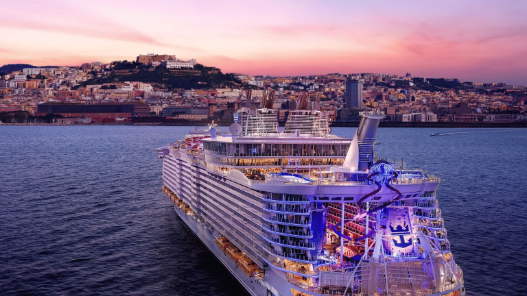 Royal-Caribbean-Cruise _Which-Ships-Are-The-Best_allure-of-the-seas_01